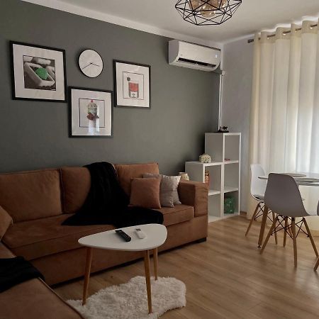 Luel Central Apartament Tirana Exterior foto
