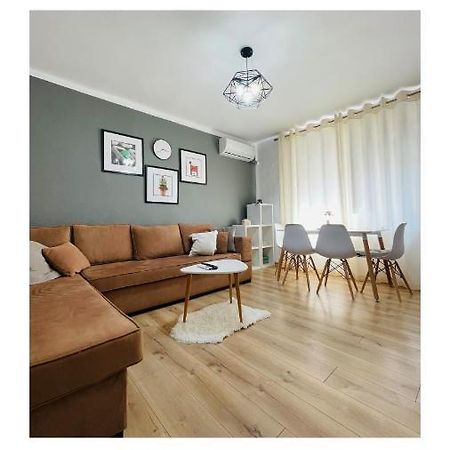 Luel Central Apartament Tirana Exterior foto