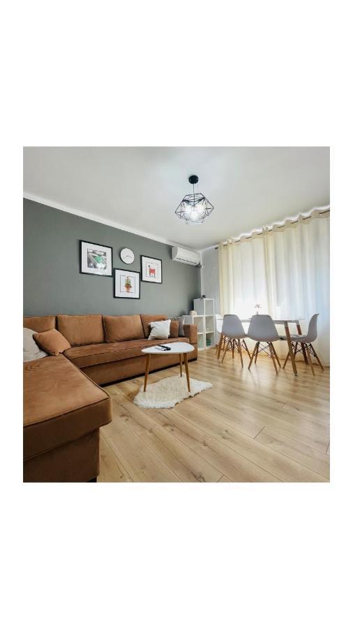 Luel Central Apartament Tirana Exterior foto